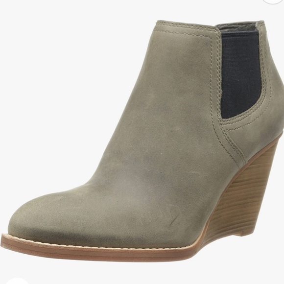 Cole Haan Shoes - Cole Haan Balthasar Nubuck Bootie
In Greystone 5.5